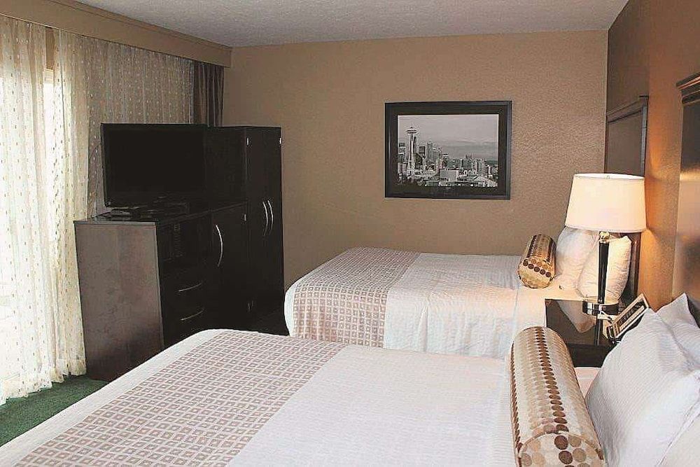 undefined La Quinta Inn & Suites by Wyndham Seattle Downtown 6