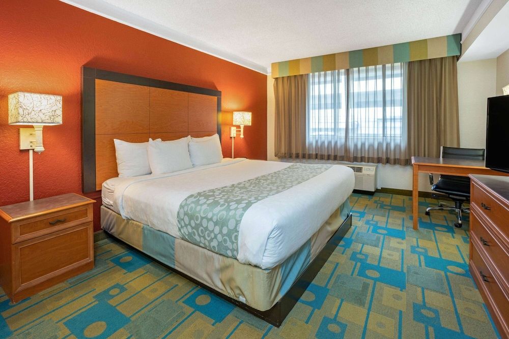 Room, 1 King Bed, Non Smoking