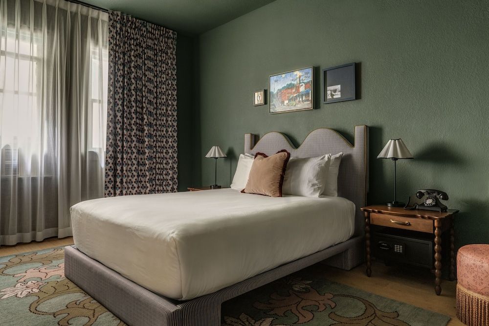 undefined MarQueen Hotel 2