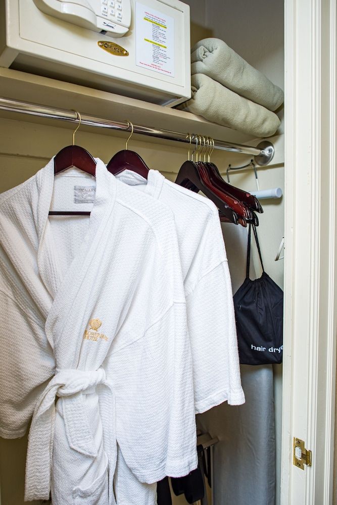 undefined Mayflower Park Hotel 10