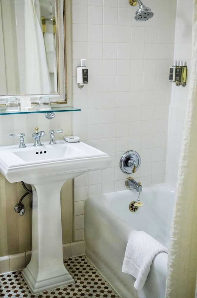 Mayflower Park Hotel Classic Room, 1 Queen Bed 2