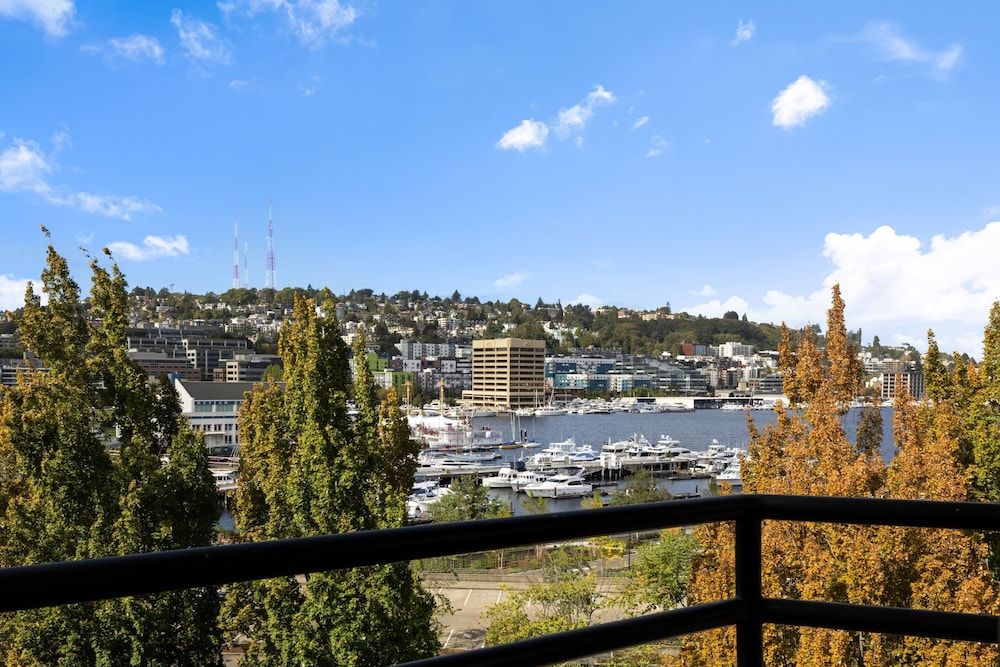 undefined Residence Inn by Marriott Seattle Downtown/Lake Union 4