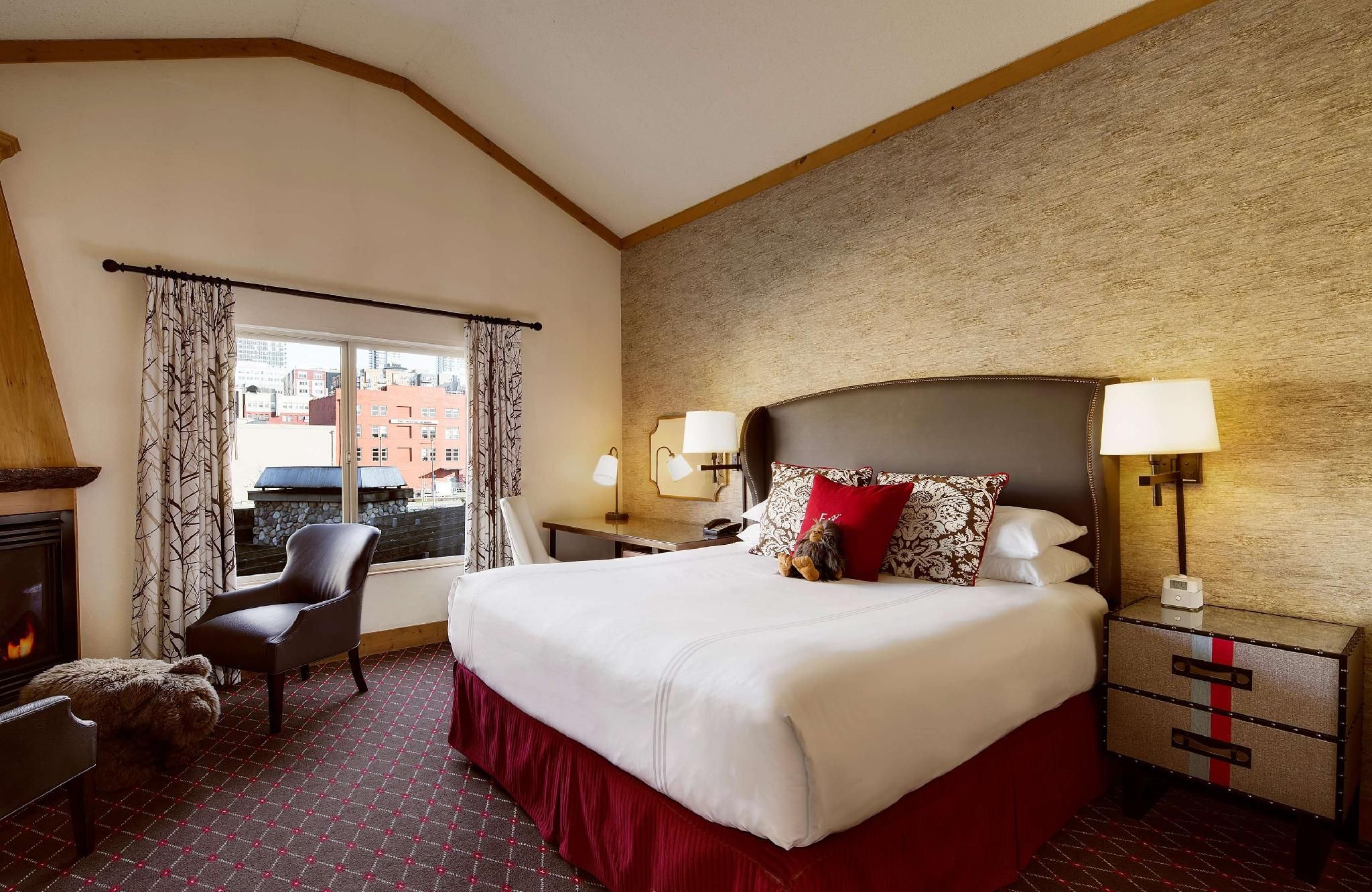 City View Queen Room