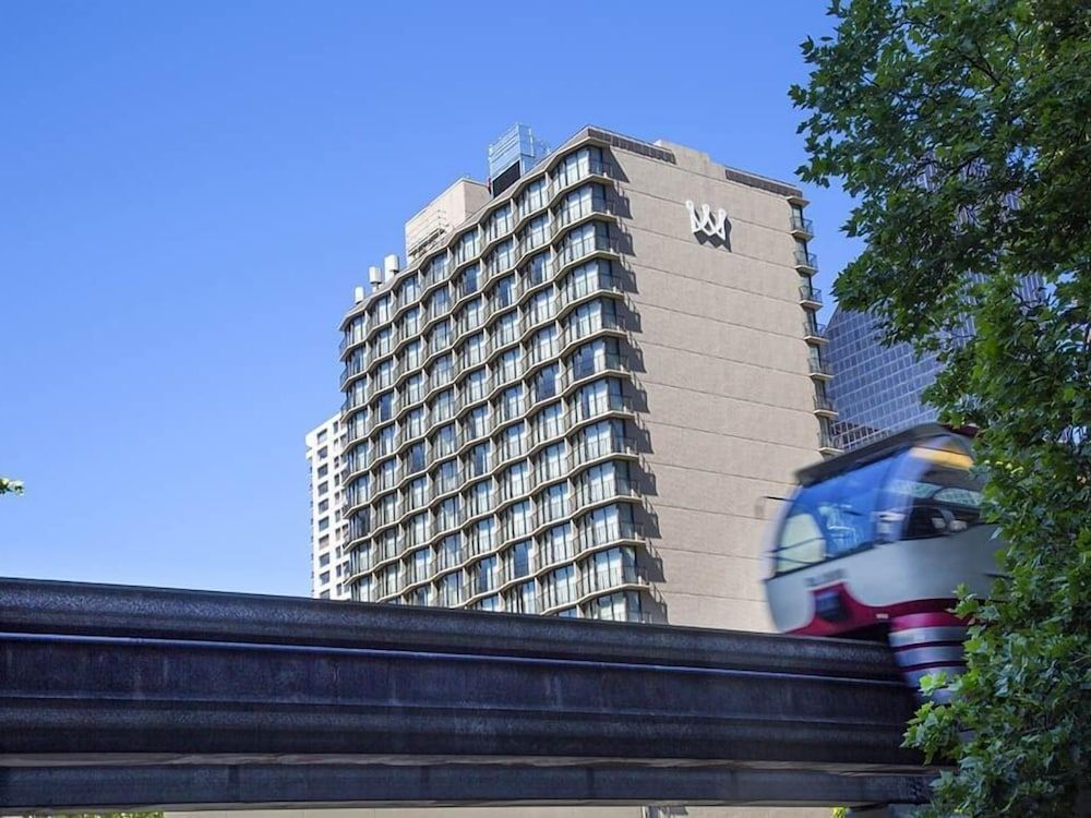 undefined Warwick Seattle 3