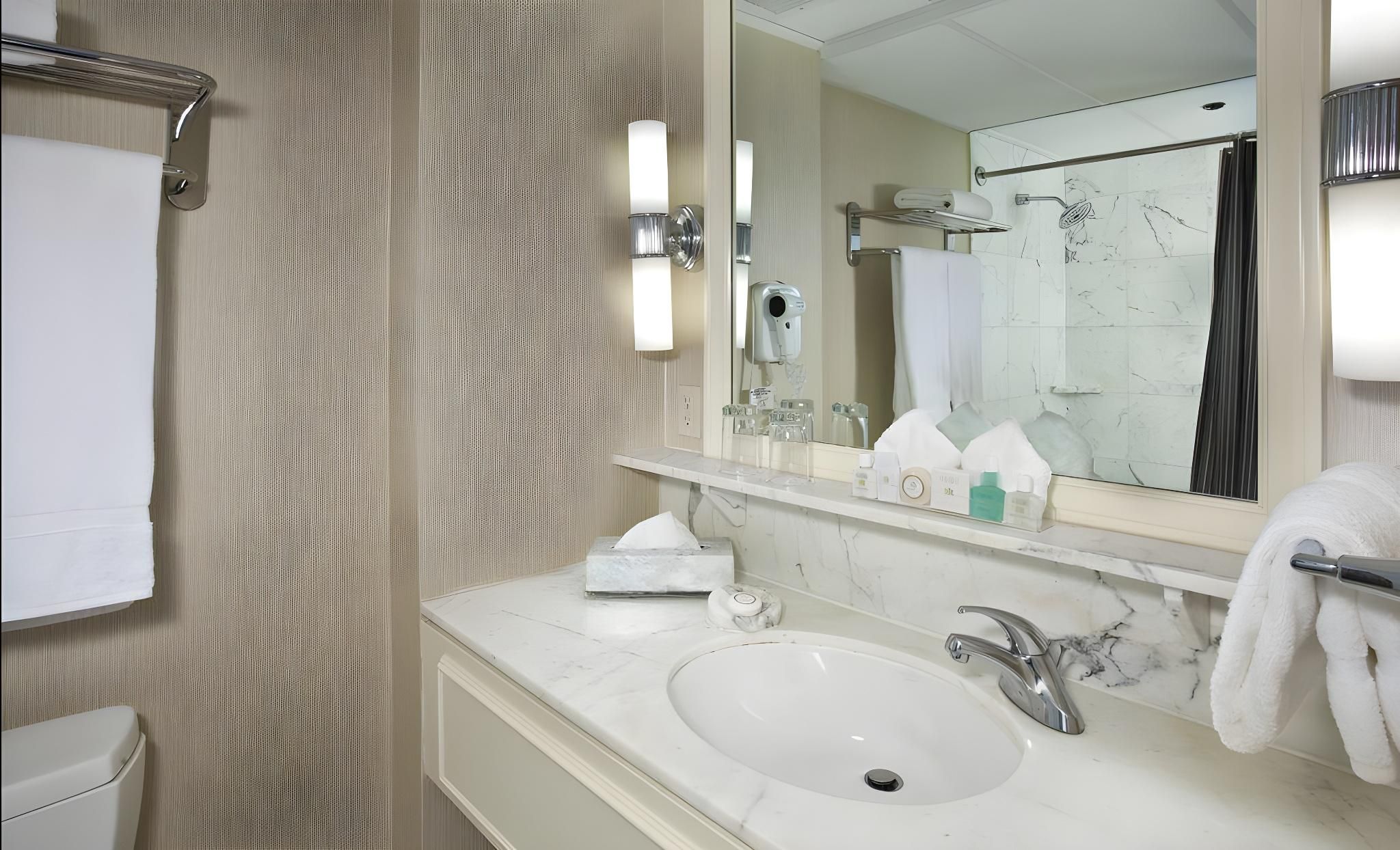 undefined Warwick Seattle 6