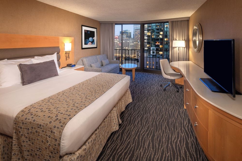 undefined Warwick Seattle 10