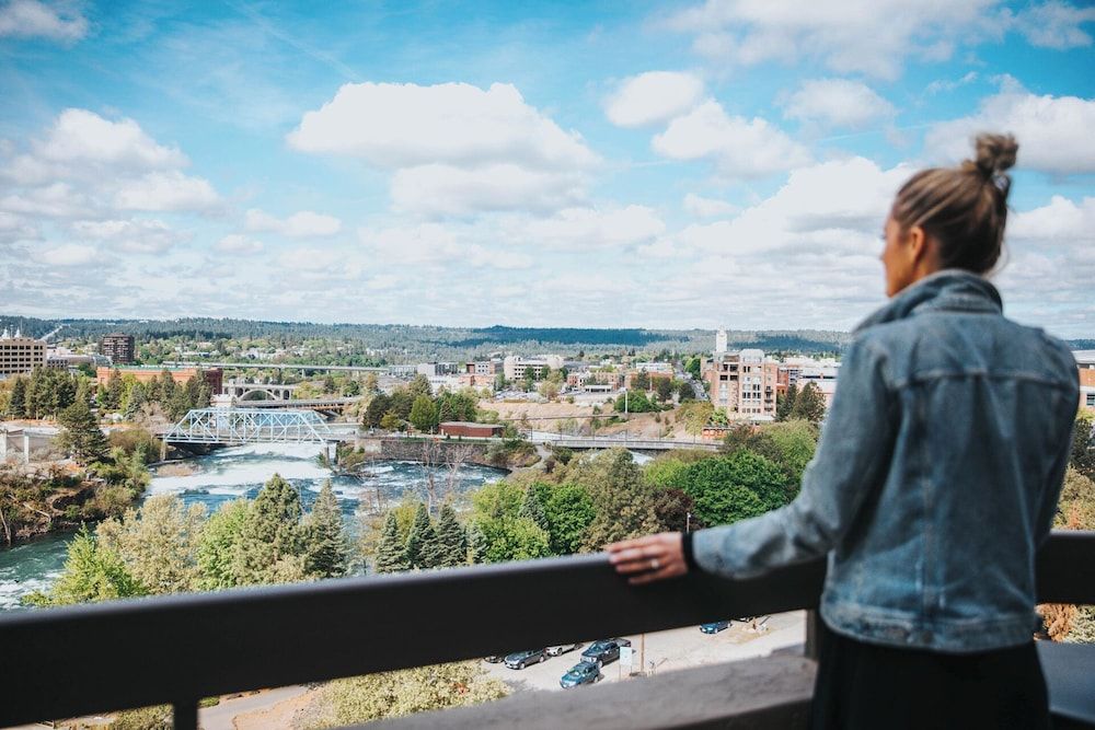 Centennial Hotel Spokane Suite, 1 King Bed, Balcony (Riverside) 6