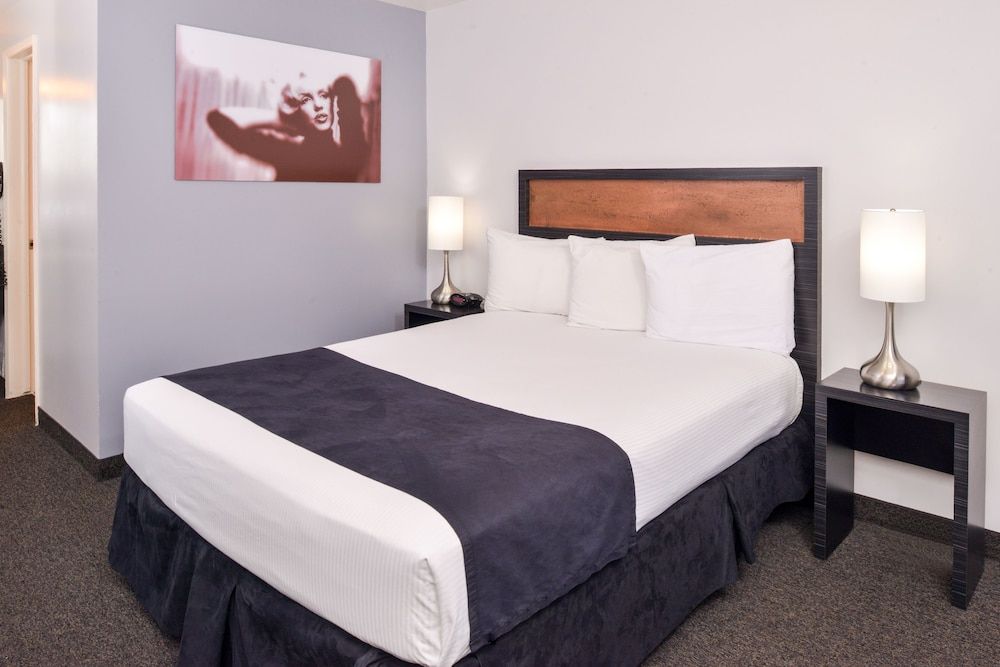 Hotel Ruby Standard Queen 3