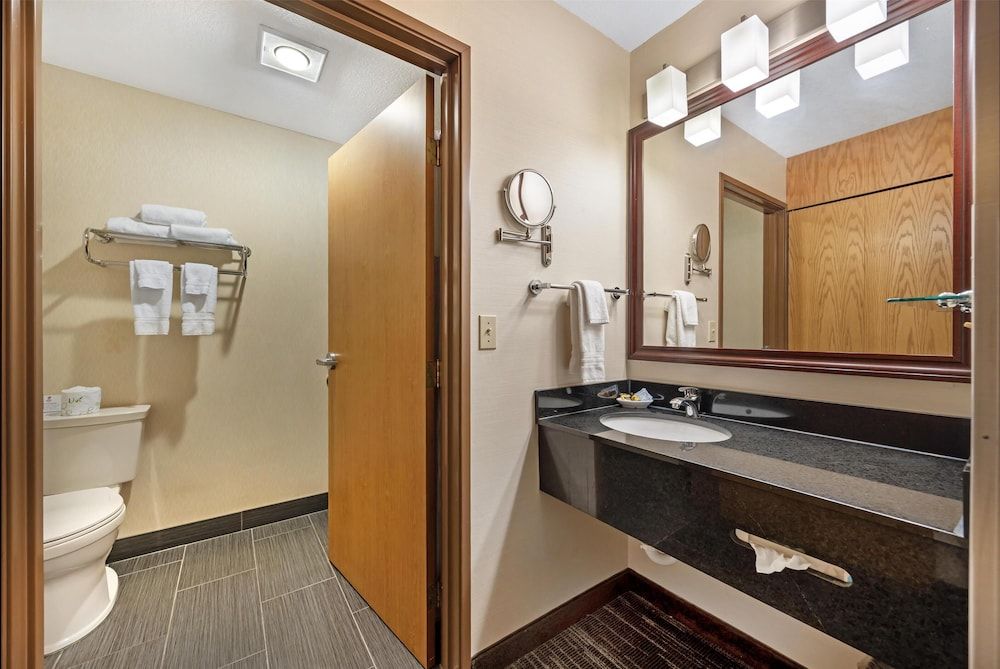 Best Western Plus City Center Standard Room, 2 Queen Beds, Non Smoking, Refrigerator & Microwave 6