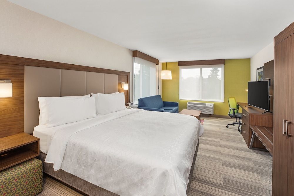 Standard Room, 1 King Bed, Accessible (Accessible Tub)