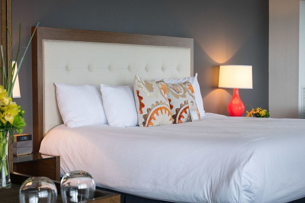 Hotel Murano Superior Suite, 1 King Bed (Corner King)