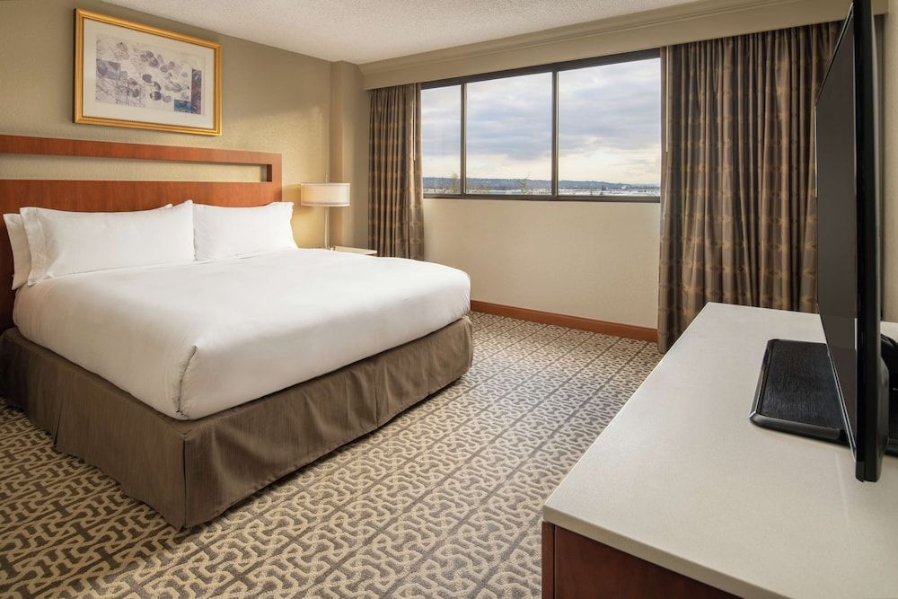 1 King 2 Rm Suite