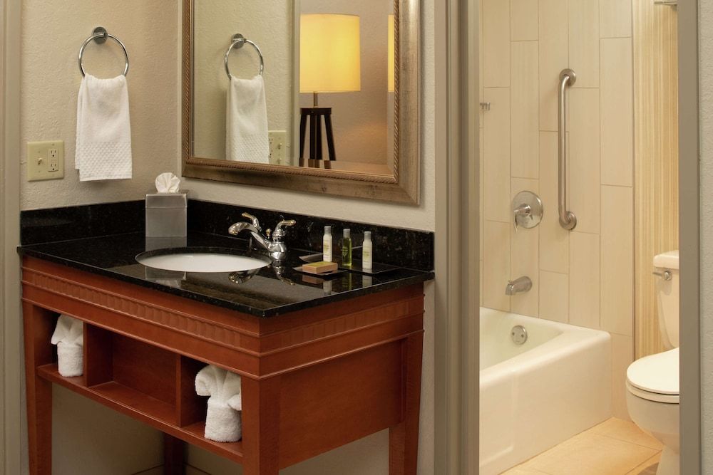 Suite, 1 King Bed, Non Smoking