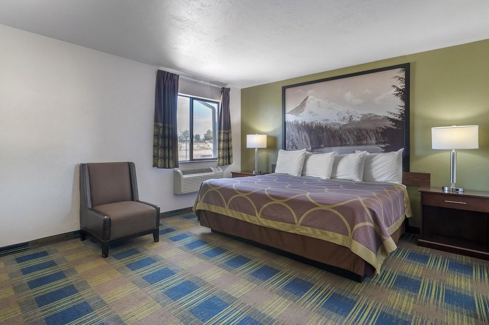Suite, 1 King Bed, Non Smoking, Refrigerator & Microwave (with Sofabed)