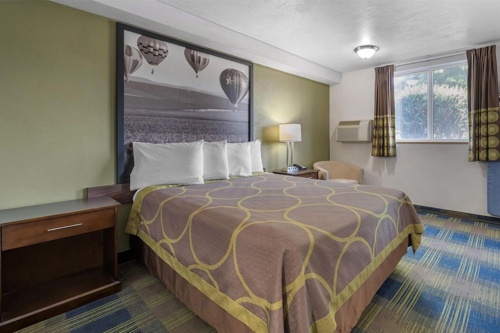 Standard Room, 1 Queen Bed, Accessible, Refrigerator & Microwave