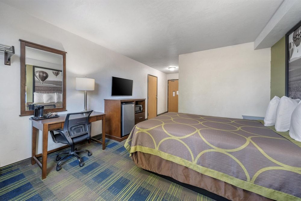 Standard Room, 1 Queen Bed, Accessible, Refrigerator & Microwave