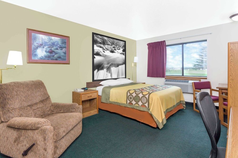 Upgraded, Standard Room, 1 Queen Bed, Jetted Tub