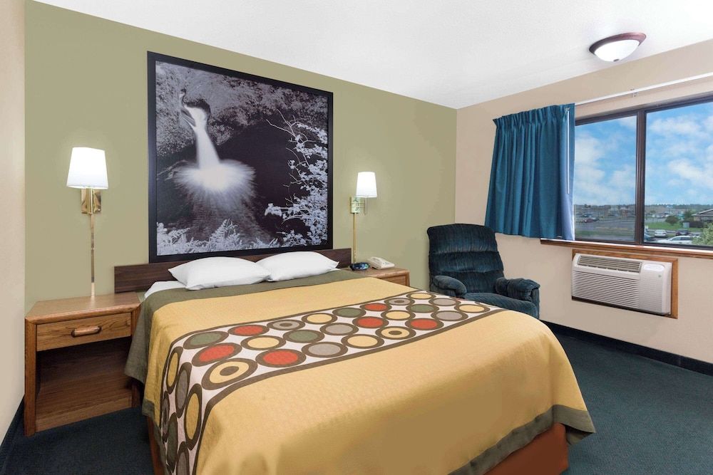 Standard Room, 1 Queen Bed