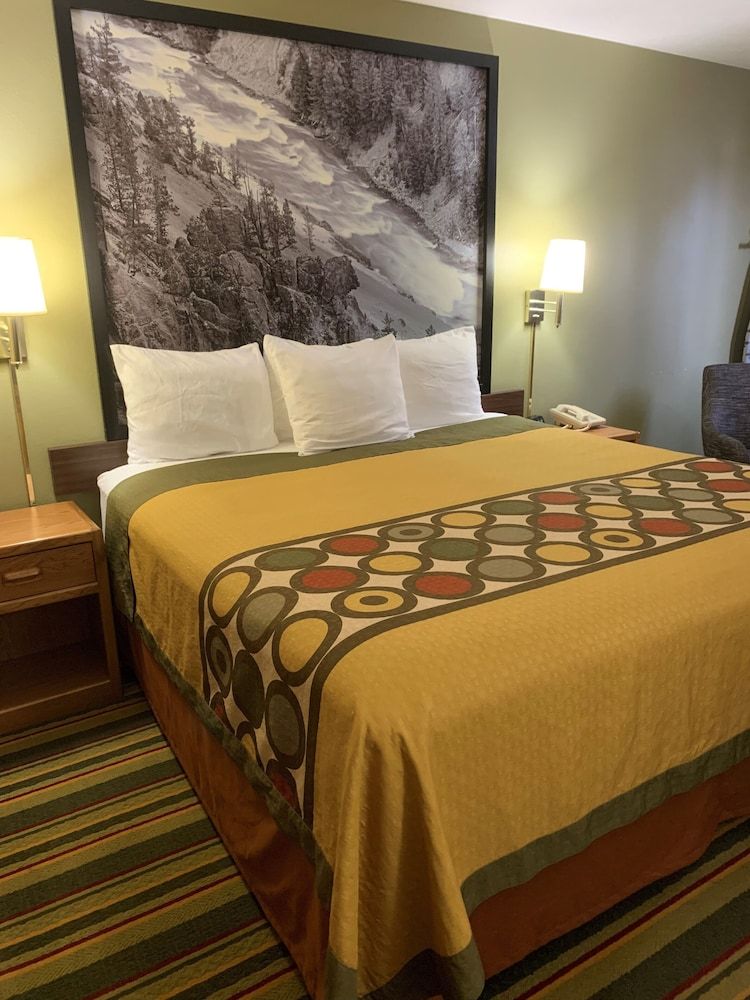 Upgraded, Standard Room, 1 Queen Bed, Jetted Tub