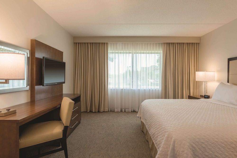 Suite, 1 King Bed, Accessible, Non Smoking (Roll In Shower)