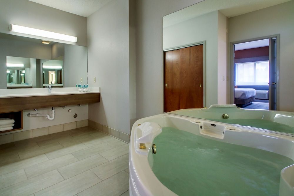 Suite, 1 Bedroom, Jetted Tub