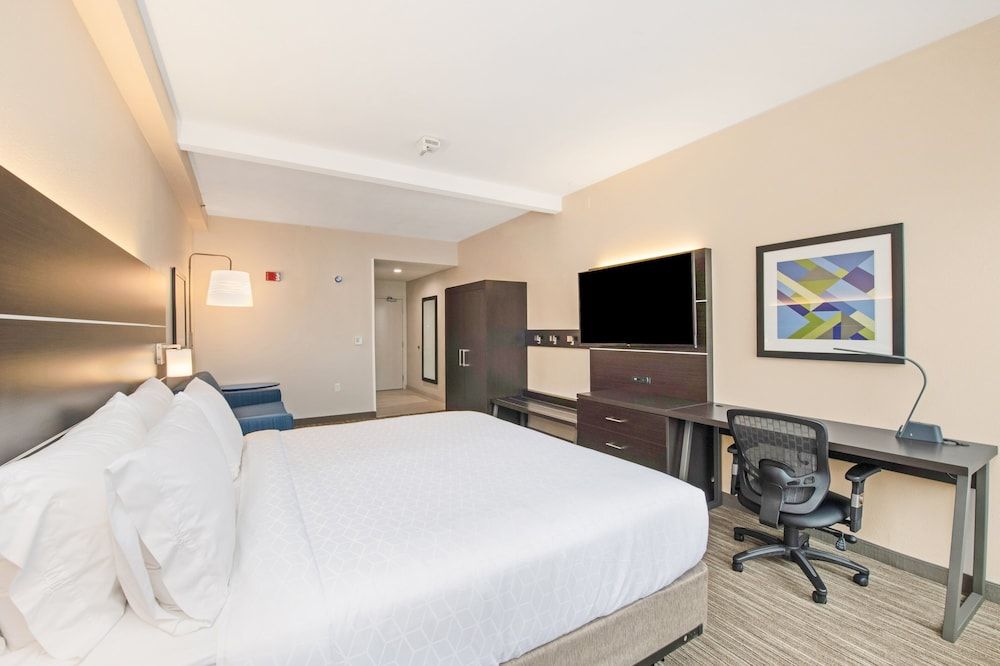 Standard Room, 1 King Bed