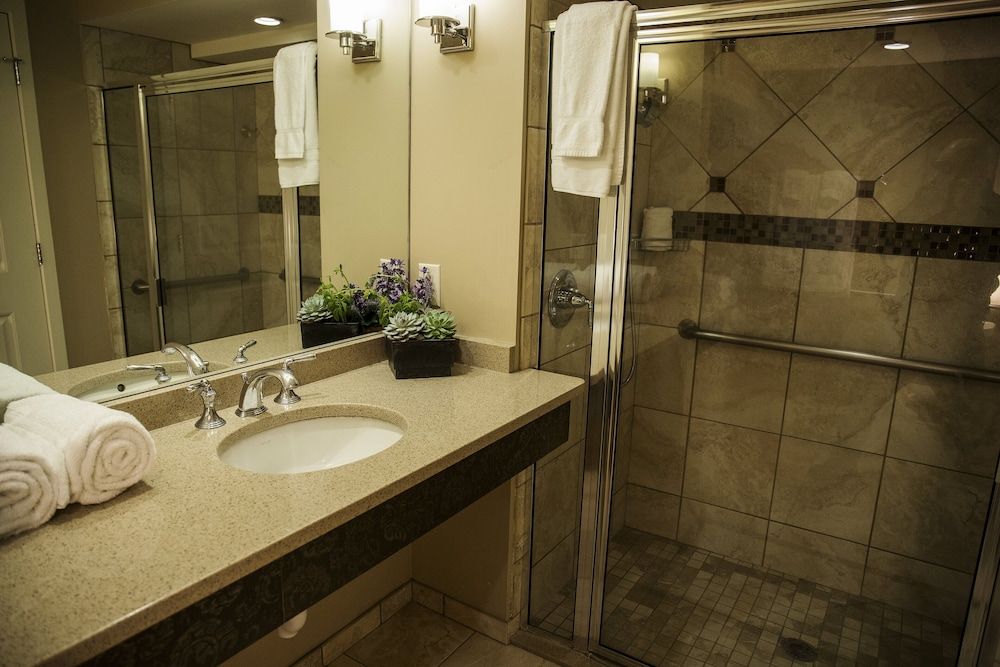 Lake Lawn Resort Standard 1 King - Lakewood 4