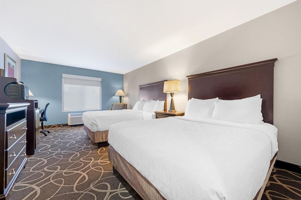 Standard Room, 2 Queen Beds, Accessible, Non Smoking (Bathtub)