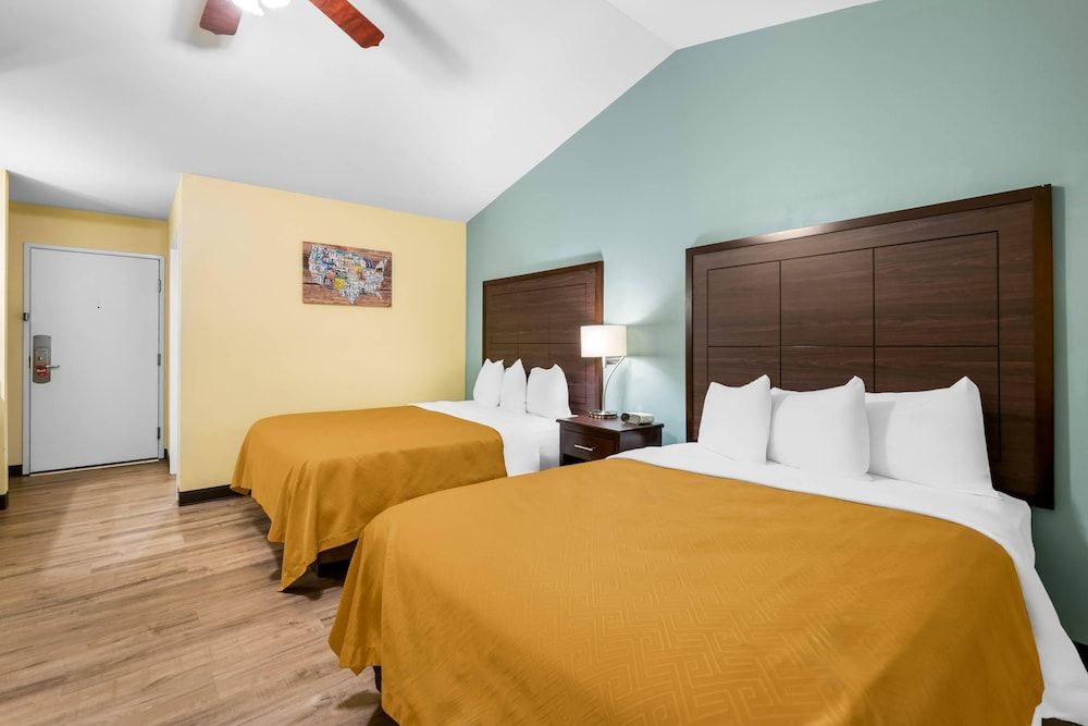 Room, 2 Queen Beds, Non Smoking (Pets Allowed)