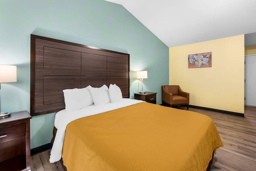 Room, 1 Queen Bed, Non Smoking (No Pets Allowed)