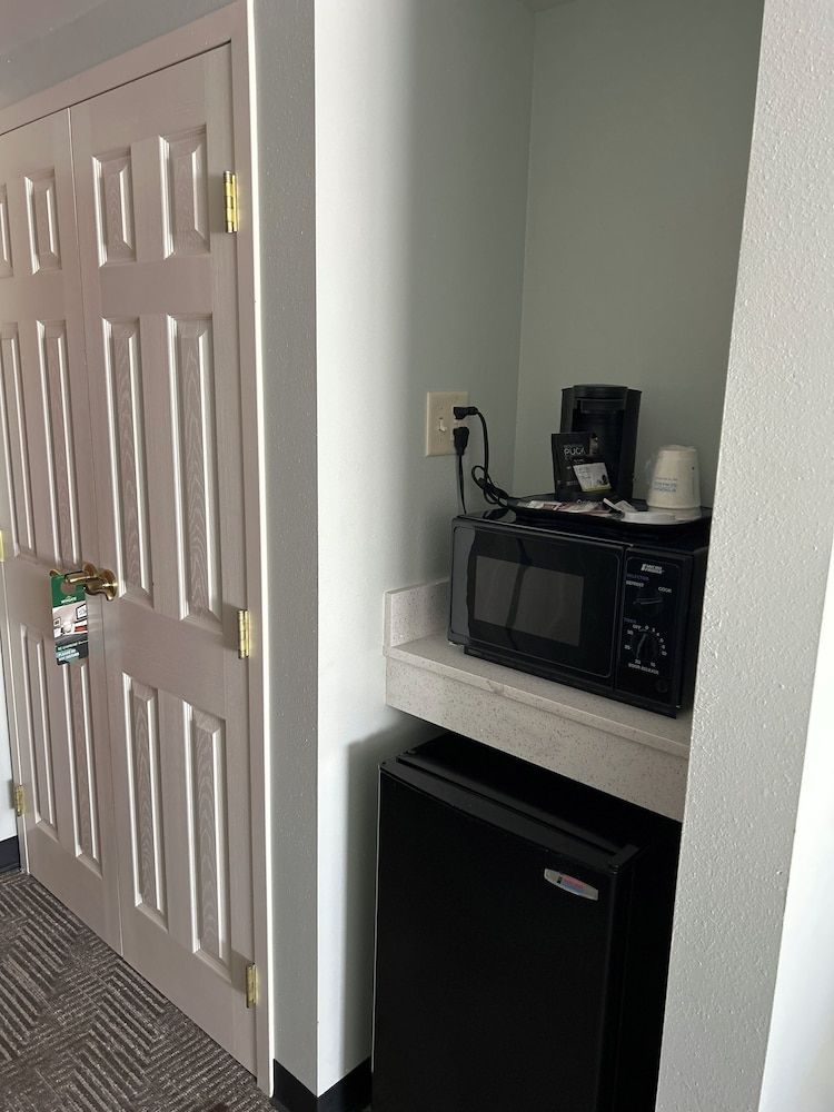 Room, 2 Queen Beds, Non Smoking (Pet-friendly)