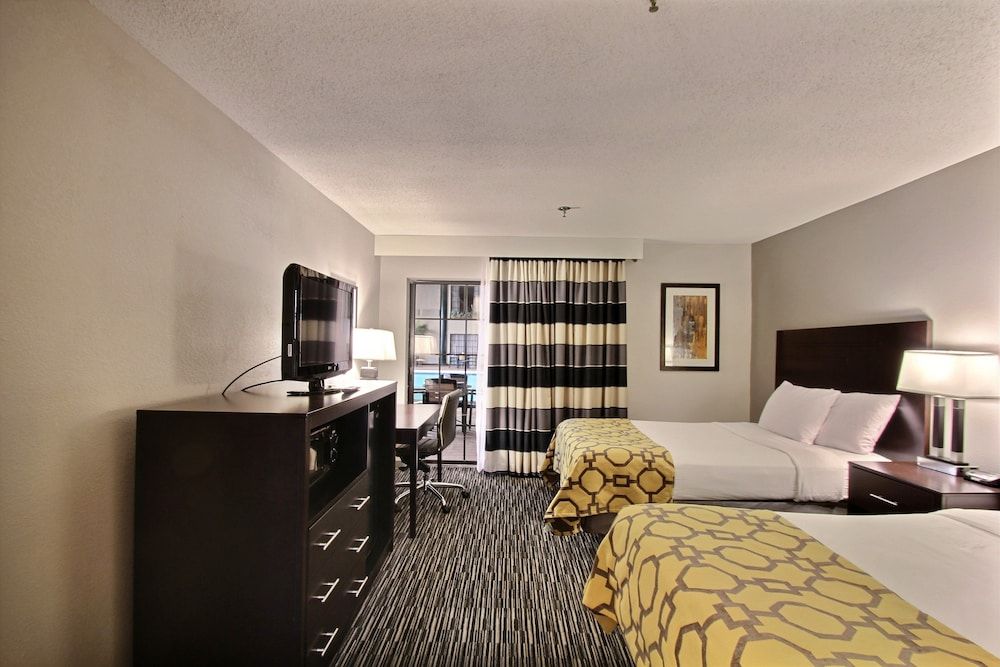 Room, 2 Double Beds, Non Smoking, Pool View