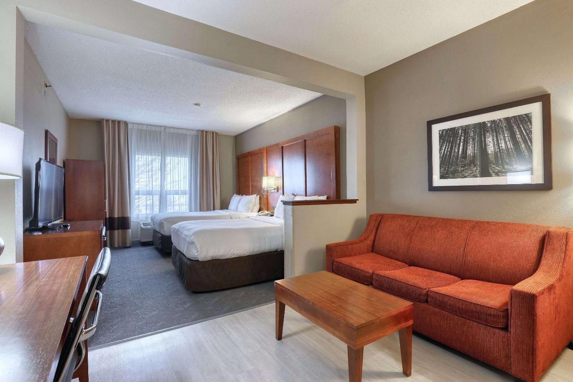 2 Double Beds, Suite, Nonsmoking