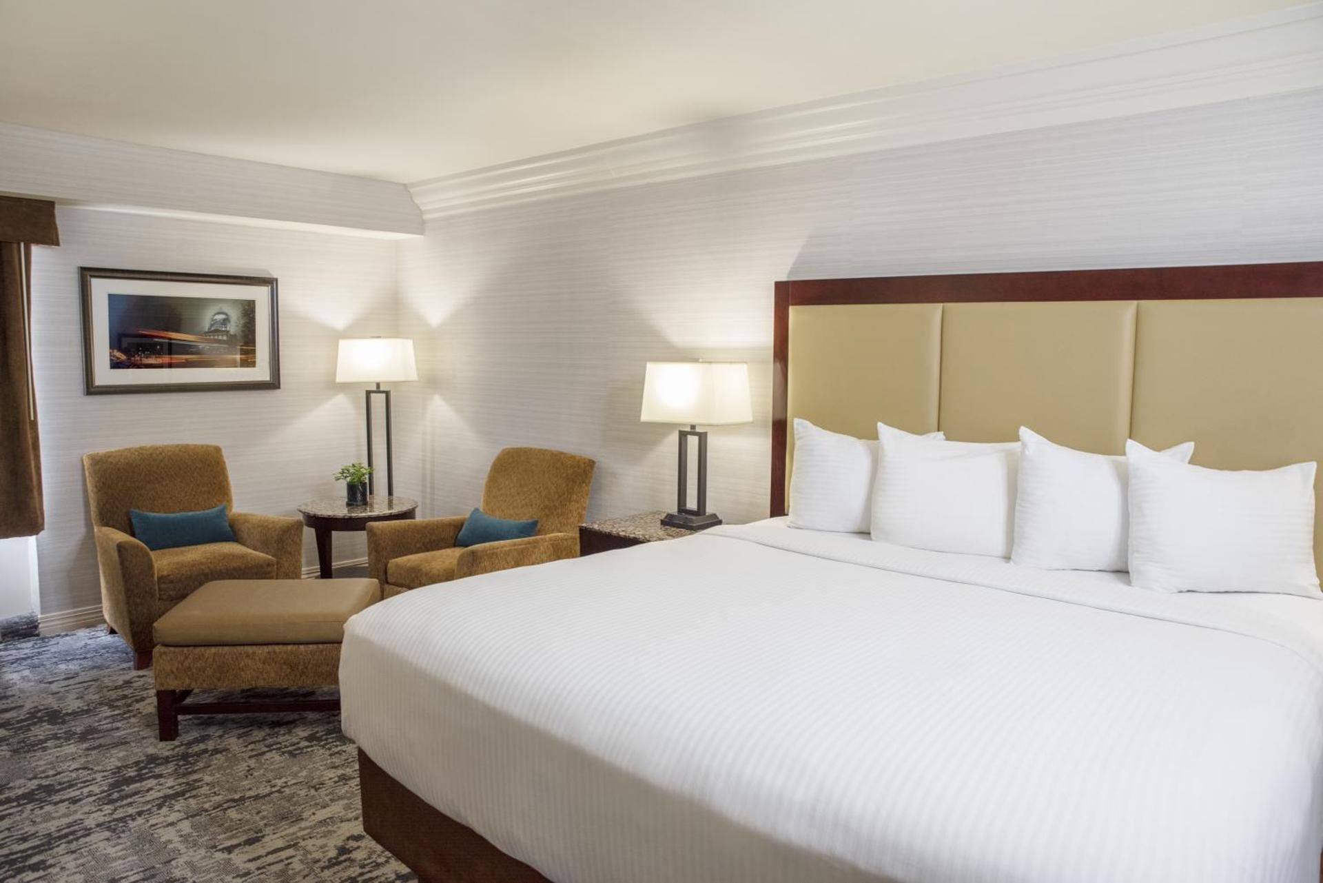 Club King Room with Spa Bath