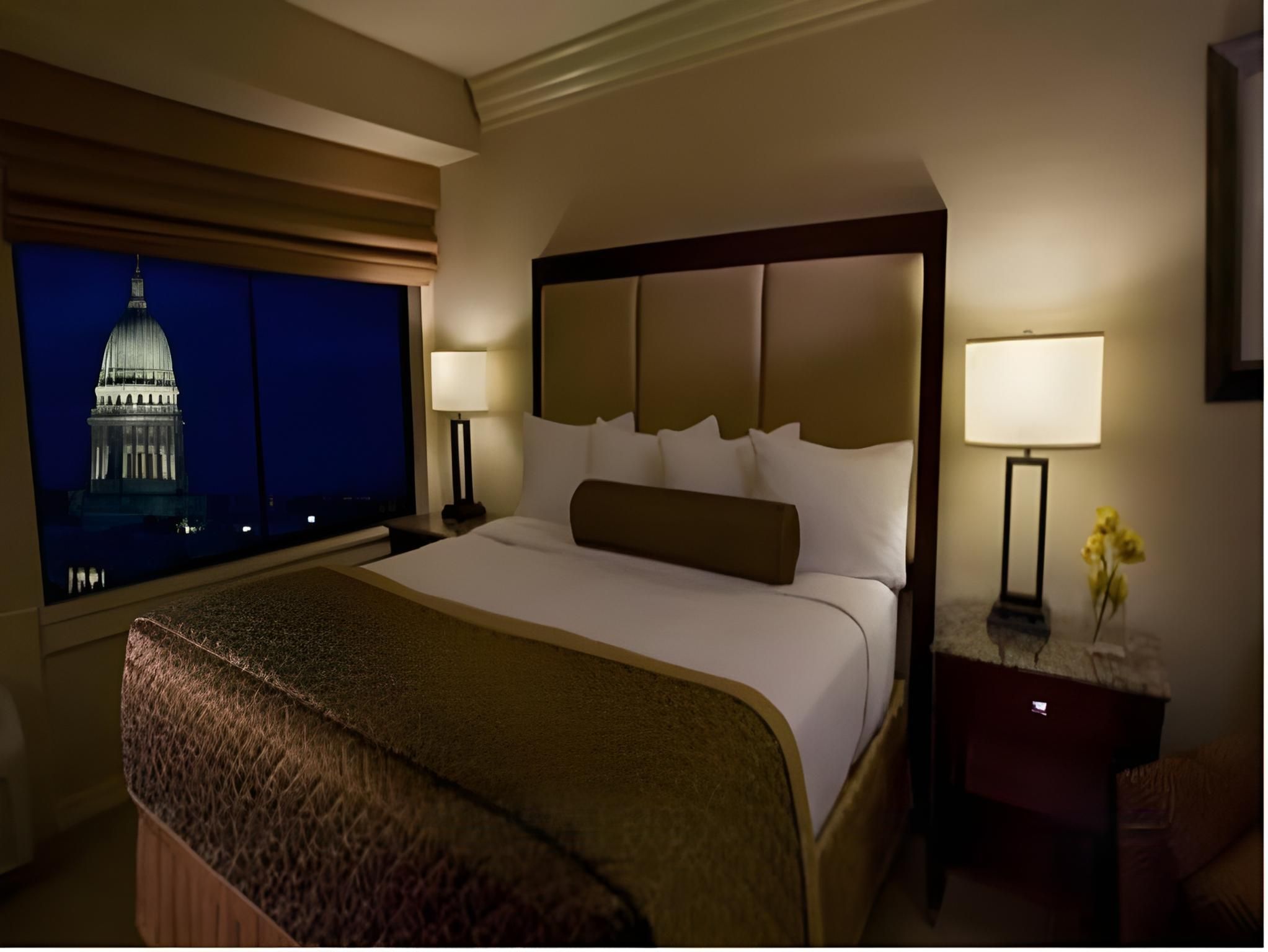 Club King Room with Spa Bath