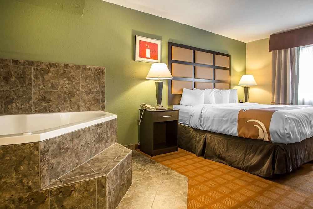 Suite, 1 King Bed with Sofa bed, Non Smoking, Hot Tub