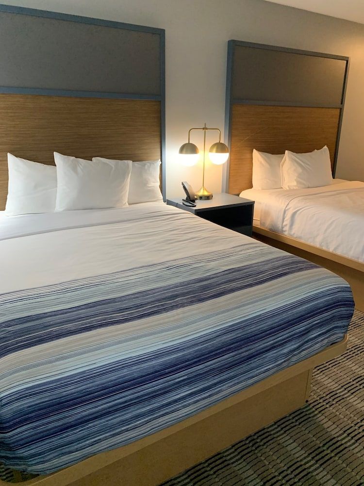 Room, 2 Queen Beds, Non Smoking