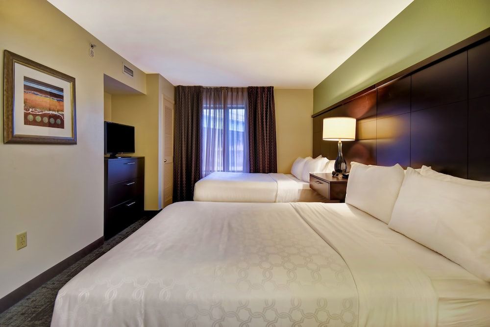 Suite, 1 Bedroom, Accessible (Comm, Roll Shwr)