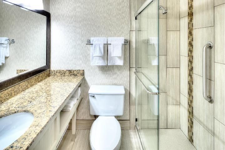 1 KING BED 2 ROOM SUITE W/SOFA BED - FRIDGE