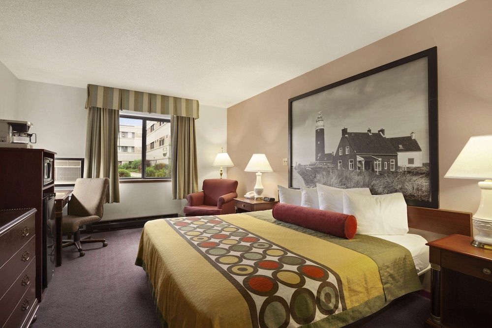Room, 1 King Bed, Accessible, Non Smoking (Mobility)