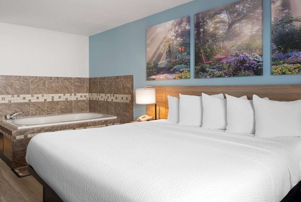 Business Room, 1 King Bed, Non Smoking