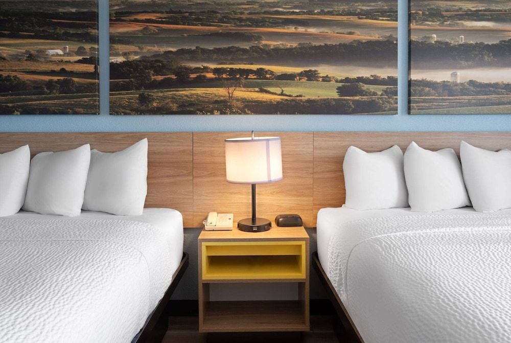 Room, 2 Queen Beds, Accessible, Non Smoking