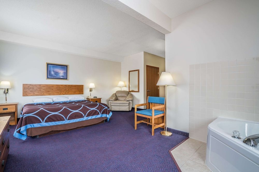 Deluxe Studio Suite, 1 King Bed, Non Smoking
