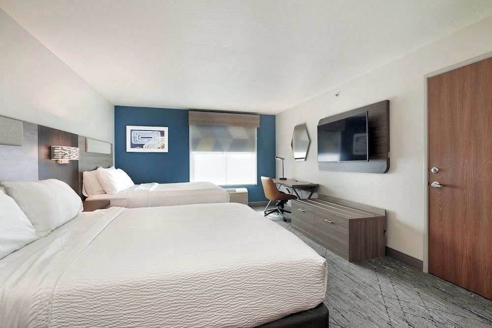 Suite, Multiple Beds