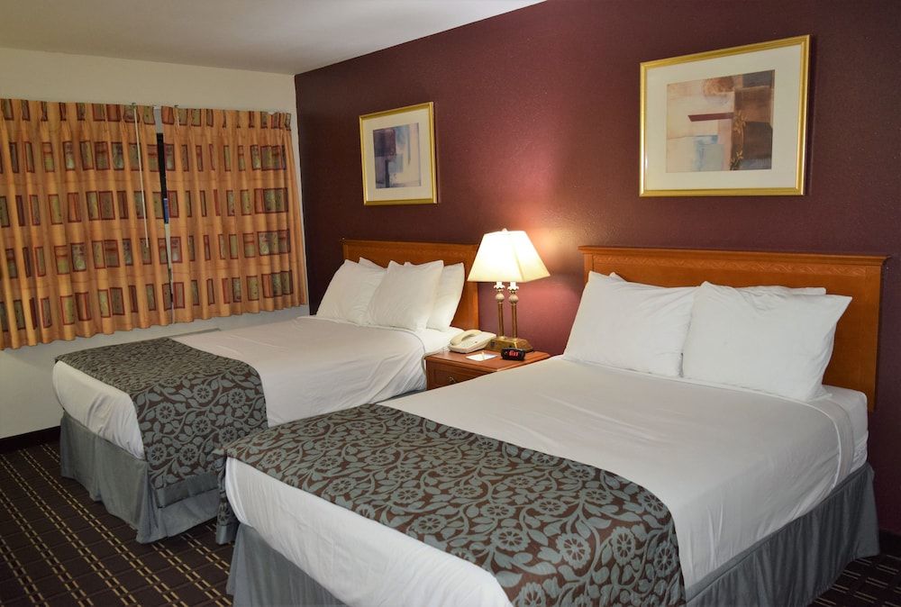 1 King Bed, 2 Queen Beds, 1-Bedroom Suite, Second Floor, No Elevator, NSMK