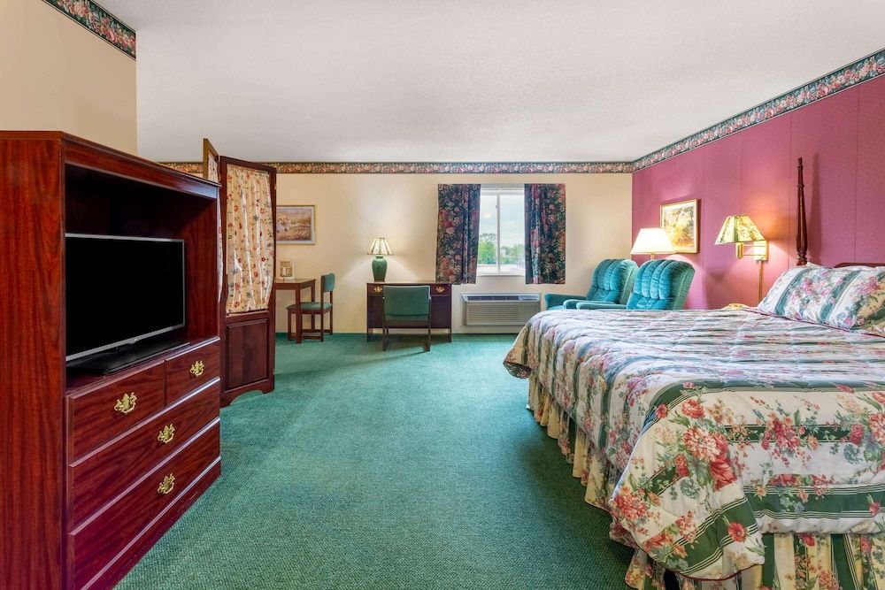 Studio Suite, 1 King Bed, Non Smoking