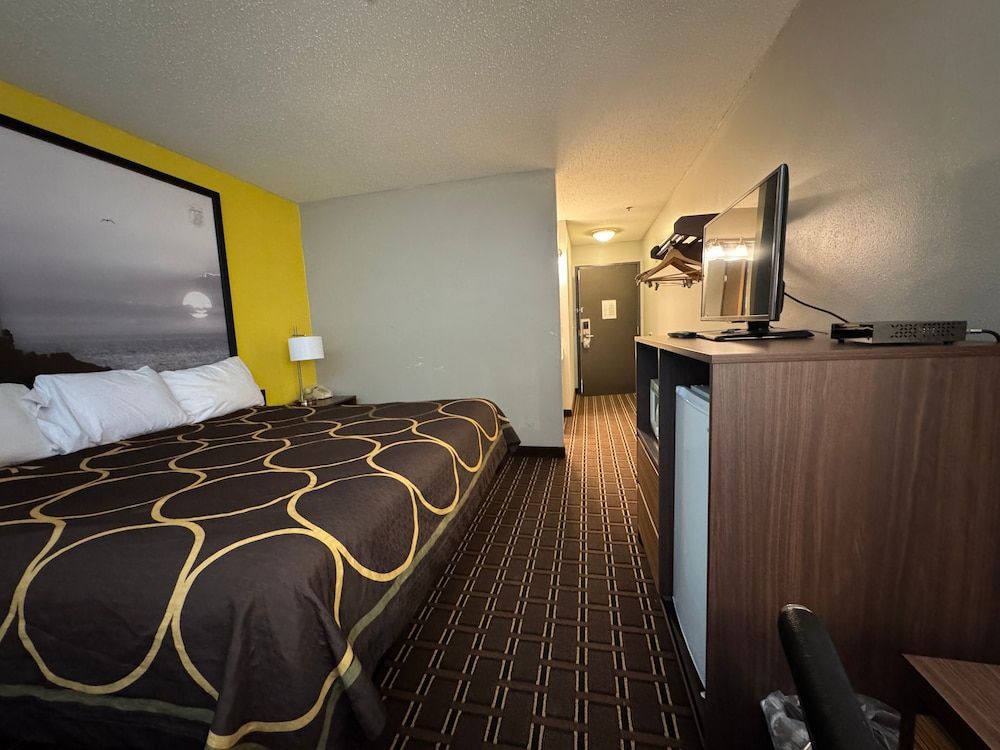 Standard Room, 1 King Bed