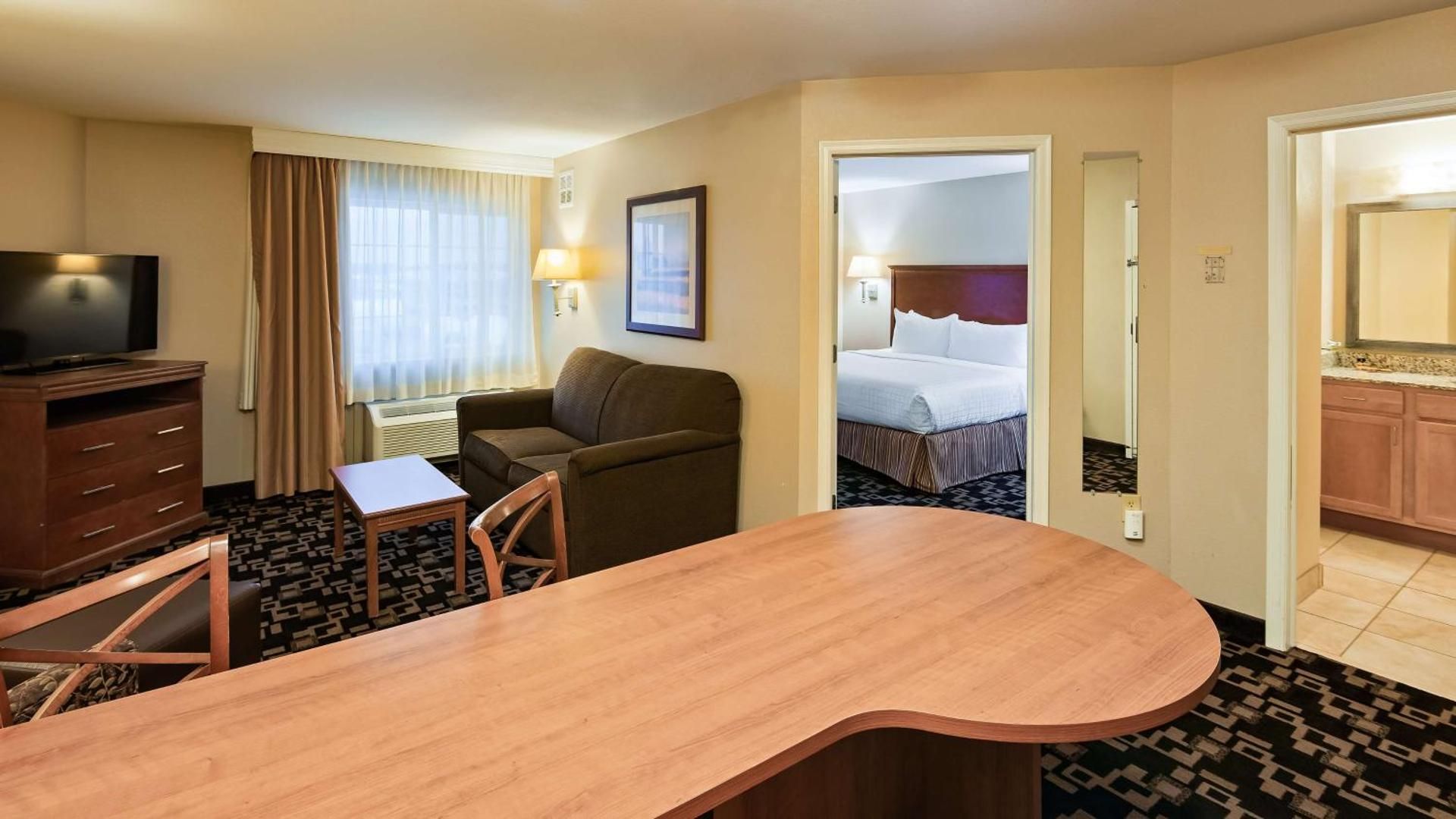 Suite - 1 King Bed, Nonsmoking, Separate Bedroom, Kitchenette, Sofabed