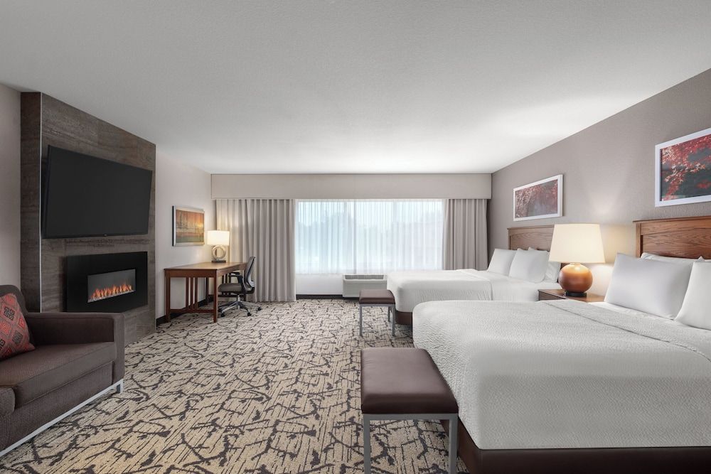 Suite, 2 Queen Beds, Accessible Bathtub (Mobility, Accessible Tub)