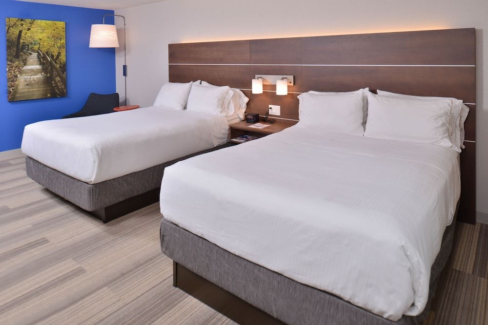 Standard Room, 2 Queen Beds, Accessible (Mobility, Accessible Tub)